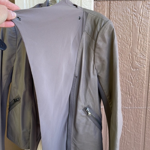 Gap NWT *Limited Edition* Jacket - Picture 5 of 10